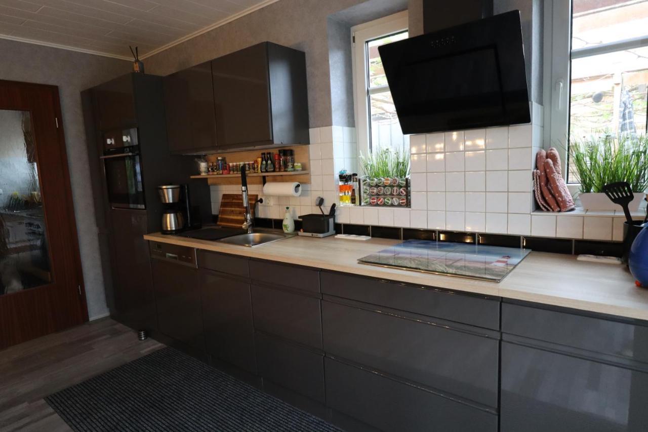 הוילה Krummhörn Haus Flieder מראה חיצוני תמונה
